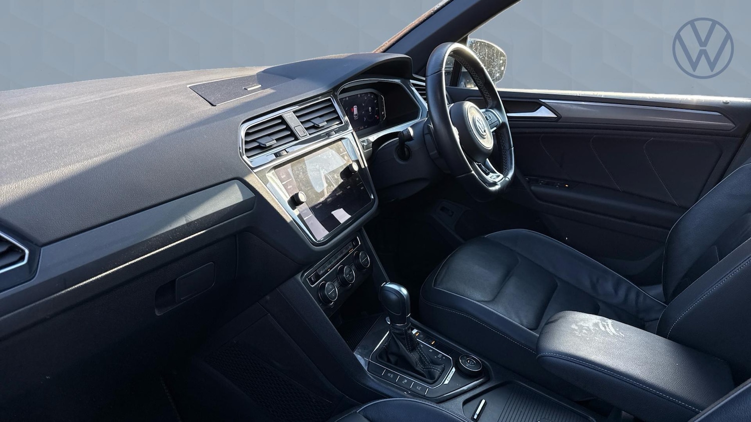 Used Volkswagen Tiguan 2019 for sale - 77506497: Photo 2