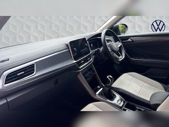 Used Volkswagen T-Roc 2022 for sale - 75740301: Photo