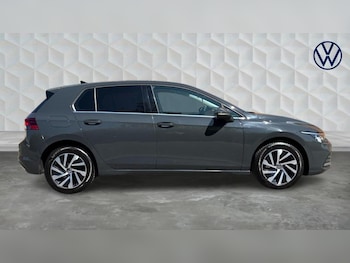 Used Volkswagen Golf 2022 for sale - 75349097: Photo