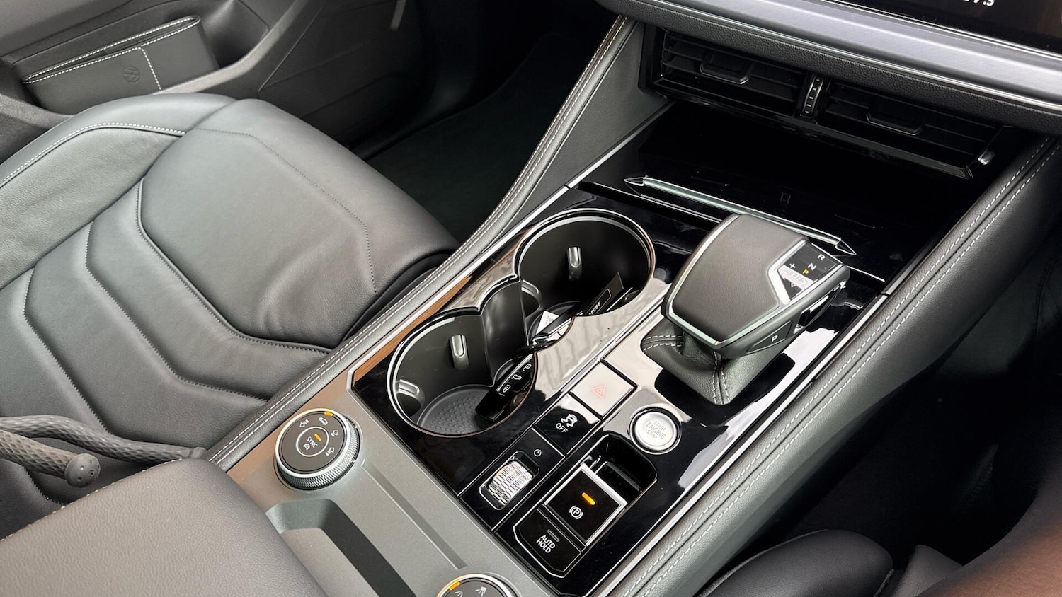 Used Volkswagen Touareg 2025 for sale - 77845563: Photo 32