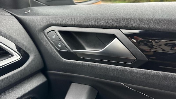 Used Volkswagen T-Roc 2024 for sale - 76104796: Photo 16