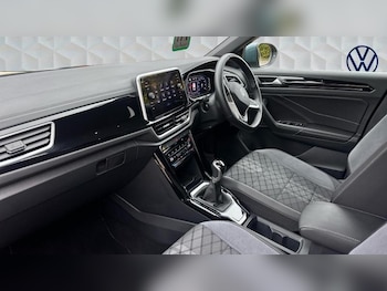Used Volkswagen T-Roc 2024 for sale - 76104796: Photo 2