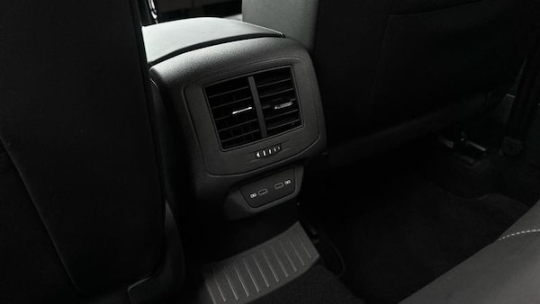 Used Volkswagen T-Roc 2024 for sale - 76104796: Photo 57