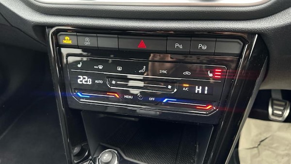 Used Volkswagen T-Roc 2024 for sale - 76104796: Photo 9