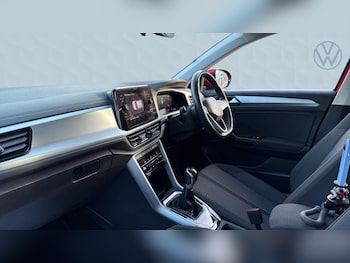 Used Volkswagen T-Roc 2022 for sale - 76494718: Photo