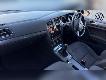 Used Volkswagen Golf 2020 for sale - 76302630: Photo 2