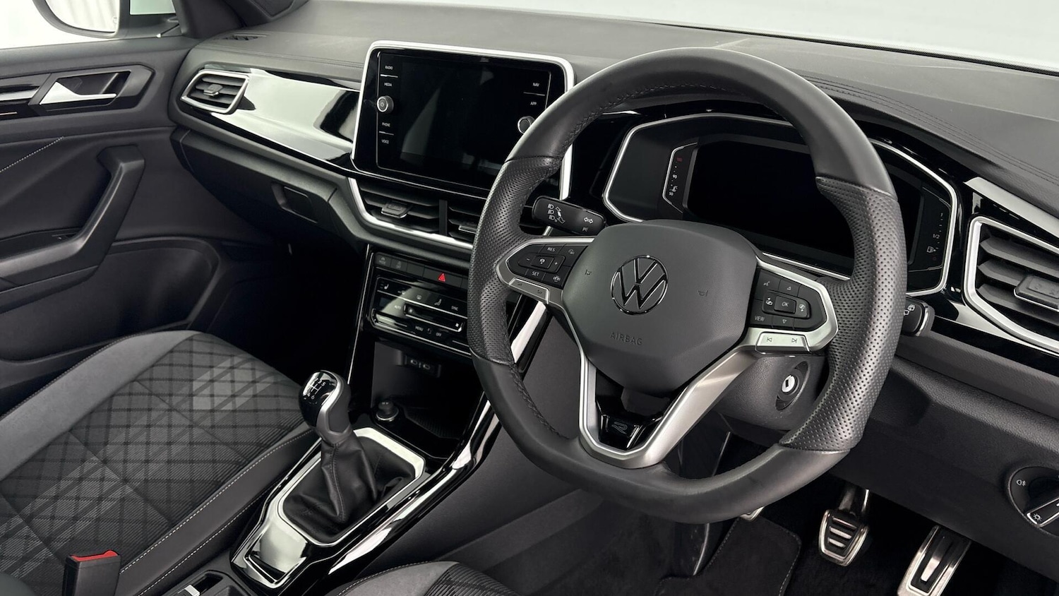 Used Volkswagen T-Roc 2025 for sale - 77619230: Photo 6