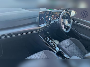 Used Volkswagen Golf 2025 for sale - 77013726: Photo