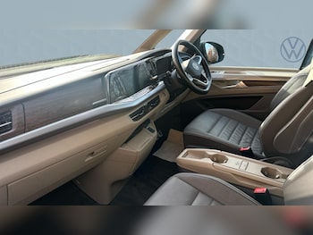 Used Volkswagen Multivan 2024 for sale - 77619205: Photo