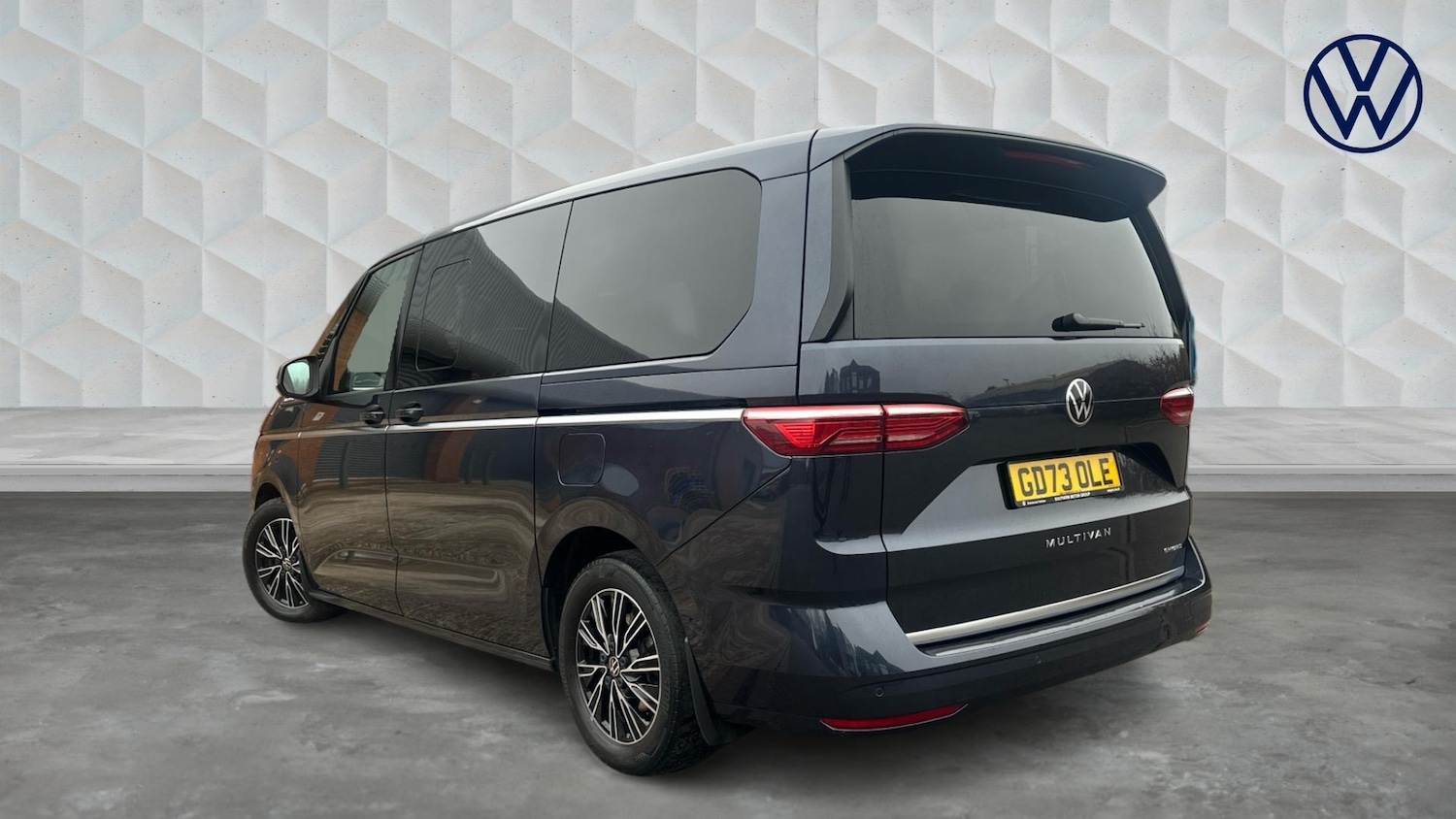 Used Volkswagen Multivan 2024 for sale - 77619205: Photo 3