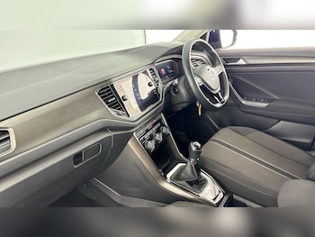 Used Volkswagen T-Roc 2019 for sale - 78804536: Photo