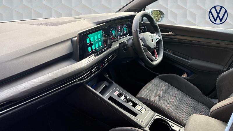 Used Volkswagen Golf 2022 for sale - 76819132: Photo 2