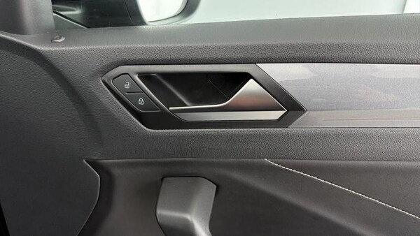 Used Volkswagen T-Roc 2023 for sale - 76097278: Photo 24