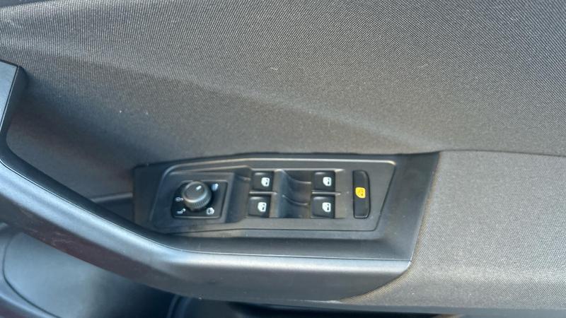 Used Volkswagen T-Roc 2023 for sale - 77088186: Photo 24