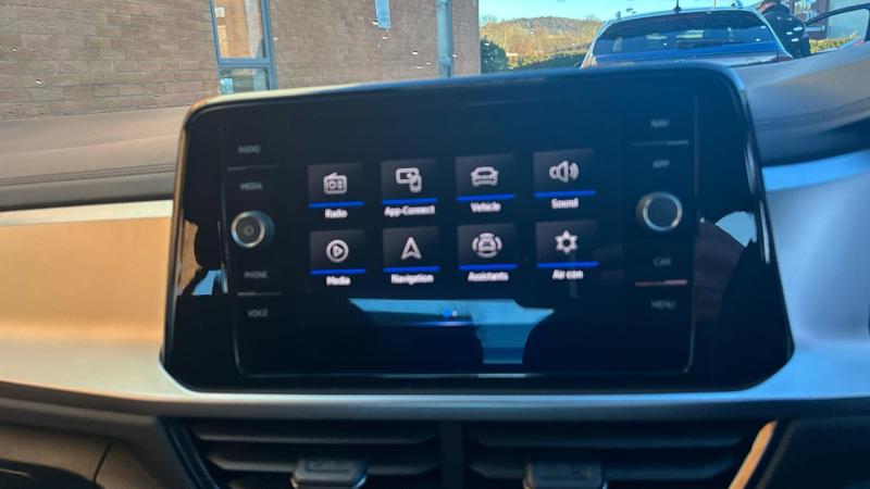 Used Volkswagen T-Roc 2023 for sale - 77088186: Photo 7