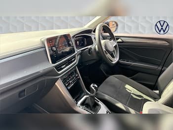 Used Volkswagen T-Roc 2025 for sale - 79600399: Photo
