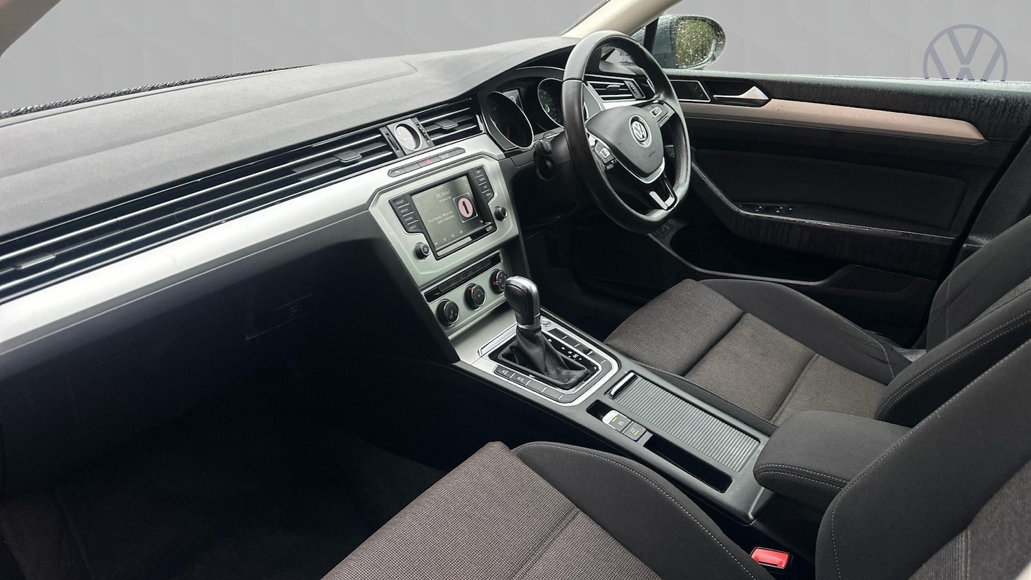 Used Volkswagen Passat 2017 for sale - 77602185: Photo 2