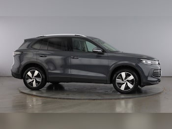 Used Volkswagen Tiguan 2024 for sale - 77602213: Photo