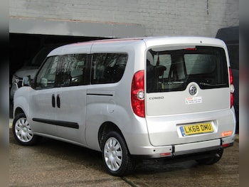 Used Vauxhall Combo 2018 for sale - 77864750: Photo
