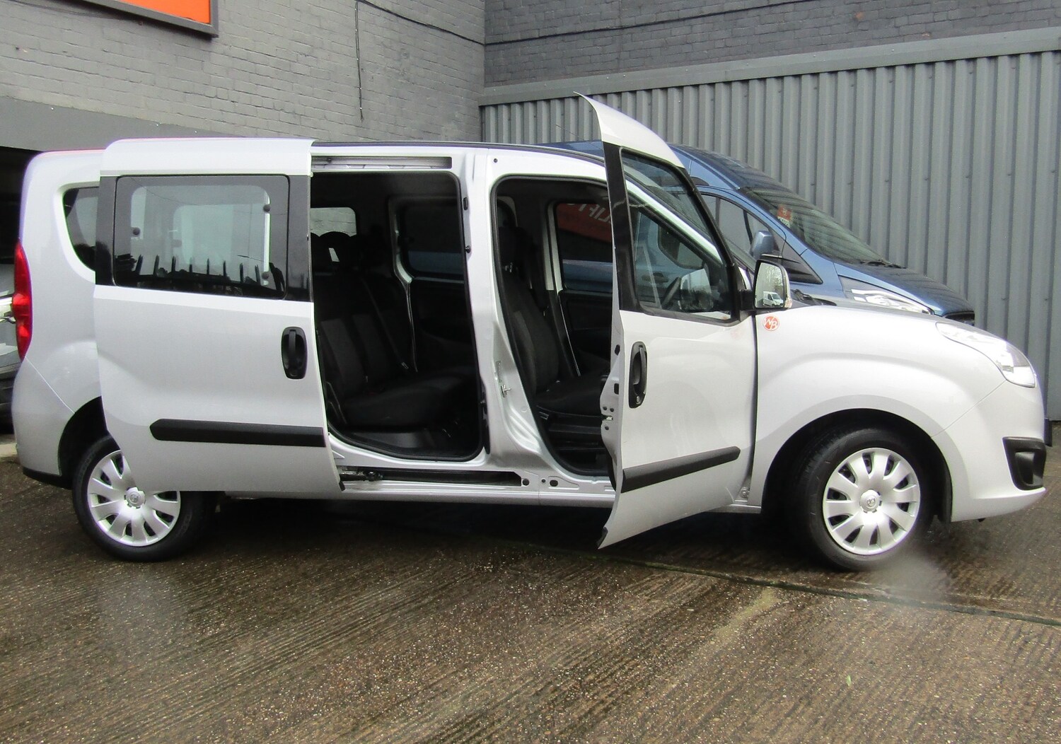 Used Vauxhall Combo 2018 for sale - 77864750: Photo 8