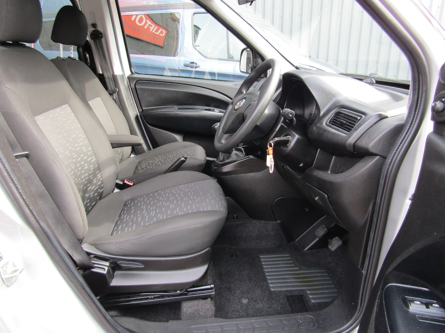 Used Vauxhall Combo 2018 for sale - 77846504: Photo 4