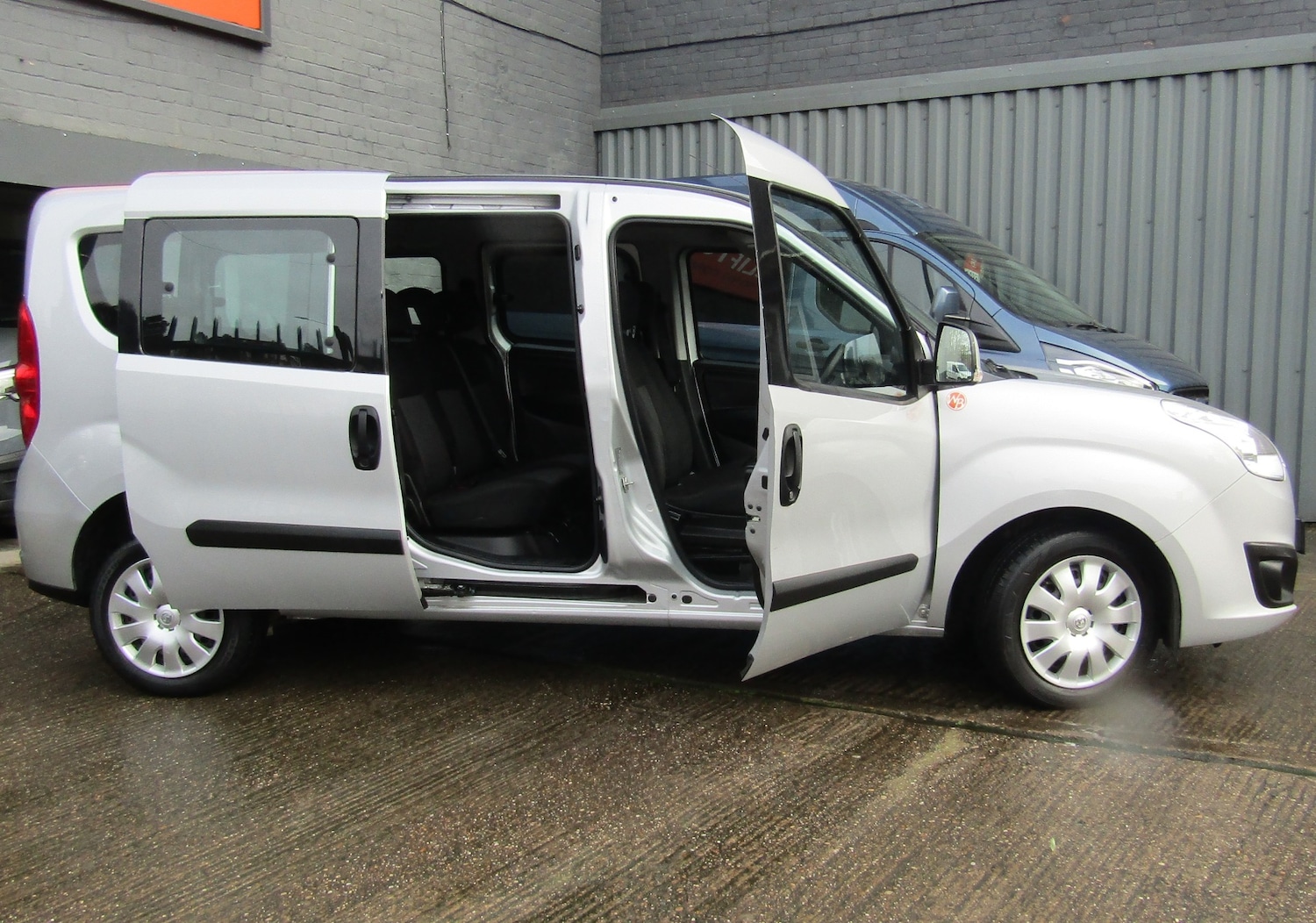 Used Vauxhall Combo 2018 for sale - 77846504: Photo 9