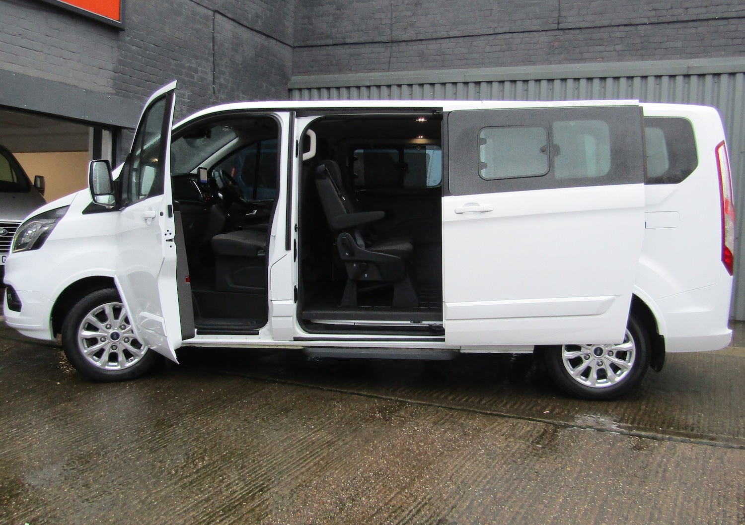 Used Ford Tourneo Custom 2022 for sale - 77431711: Photo 12
