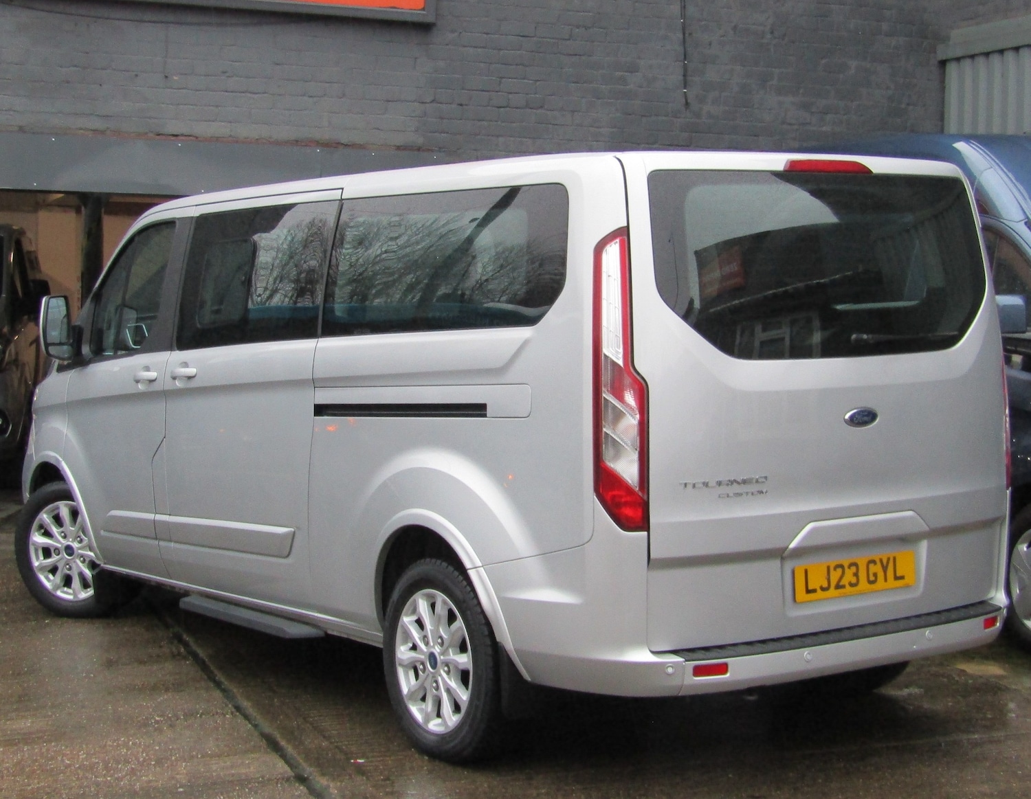 Used Ford Tourneo Custom 2023 for sale - 77460042: Photo 2