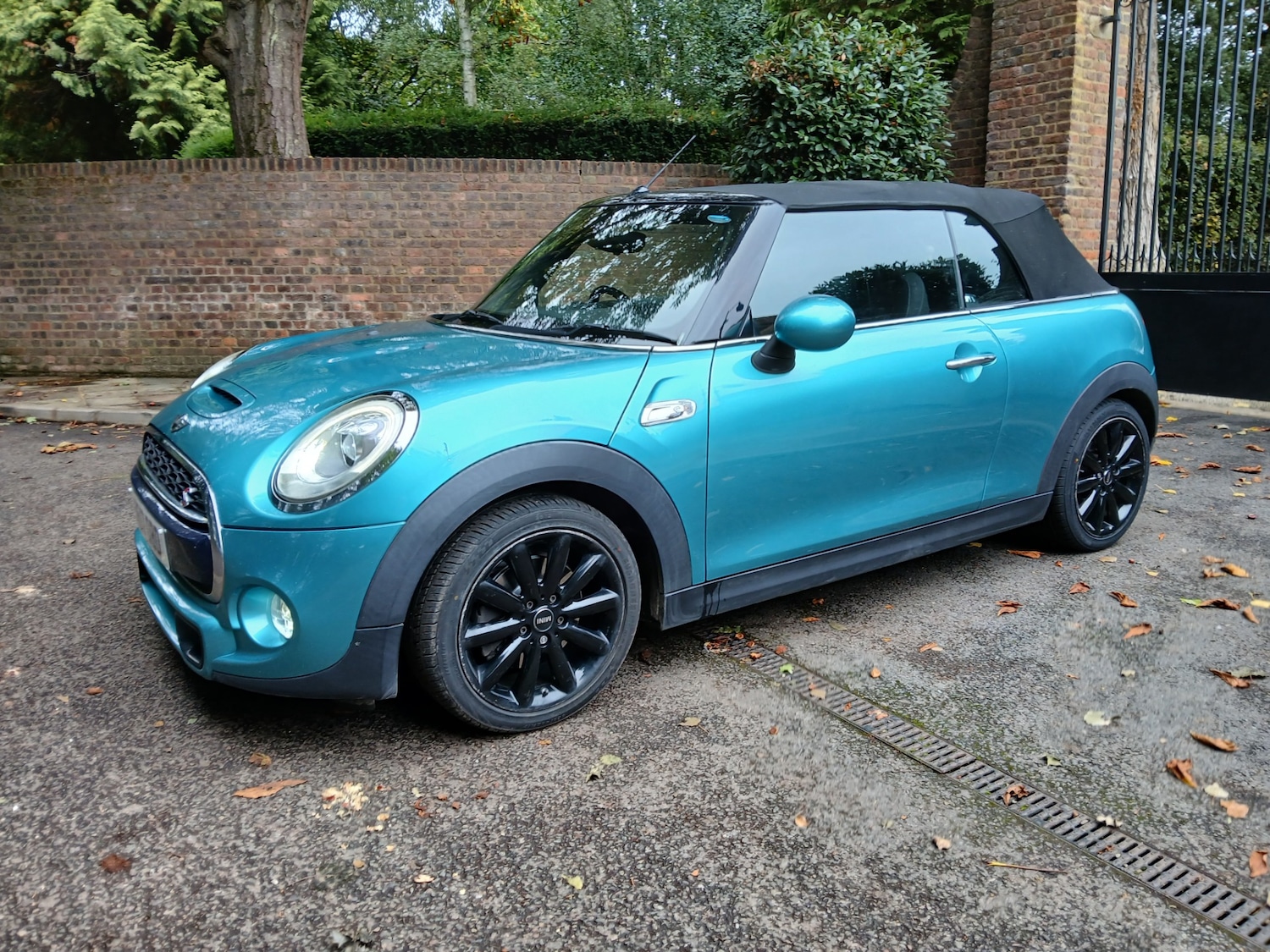 Used MINI Convertible 2017 for sale - 76547615: Photo 1