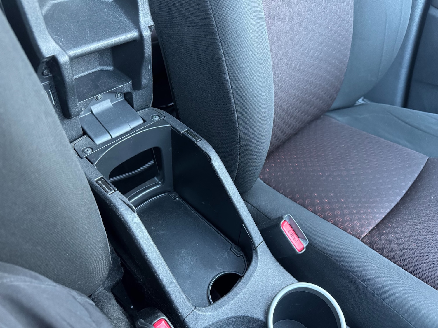 Used Toyota Verso 2011 for sale - 77118789: Photo 33