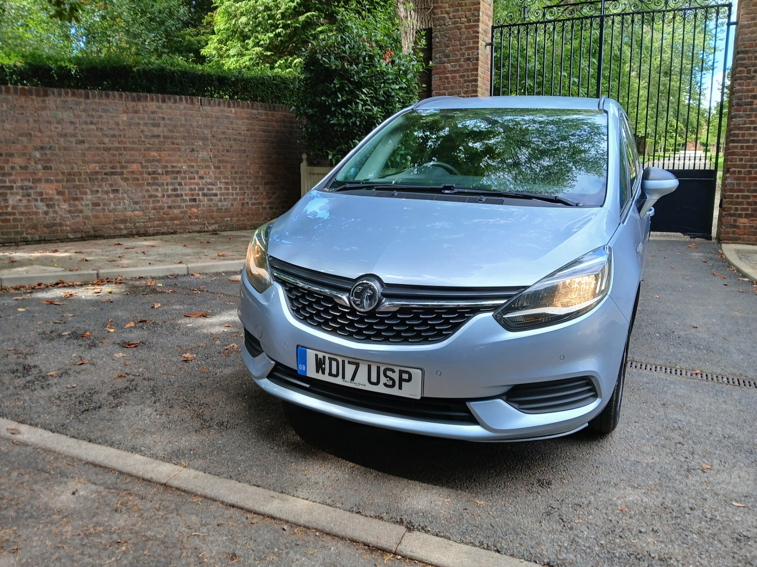 Used Vauxhall Zafira 2017 for sale - 76545513: Photo 2