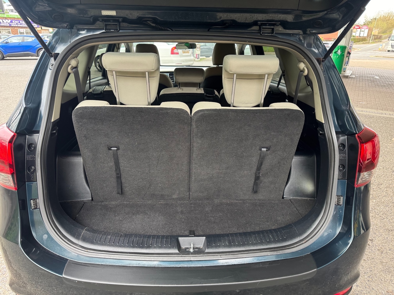 Used Kia Carens 2017 for sale - 78012652: Photo 16