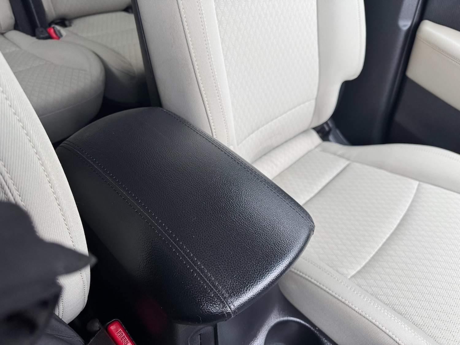 Used Kia Carens 2017 for sale - 78012652: Photo 29