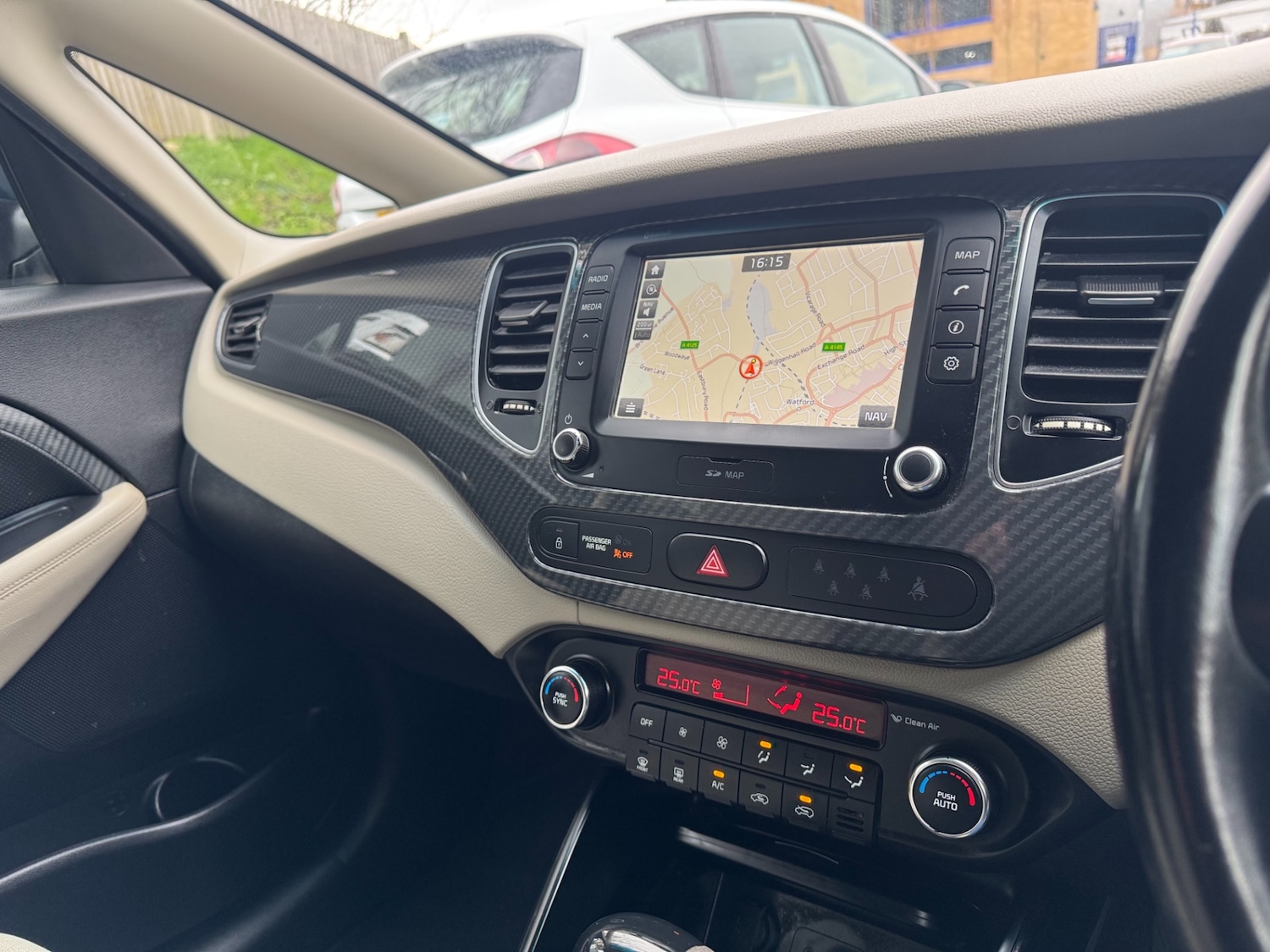 Used Kia Carens 2017 for sale - 78012652: Photo 39