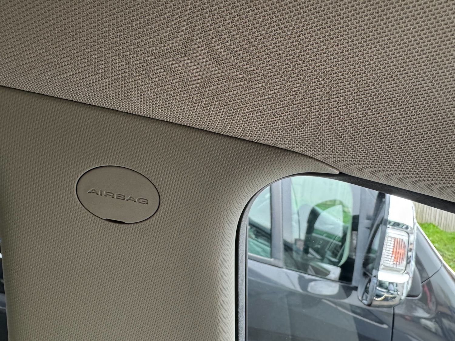 Used Kia Carens 2017 for sale - 78012652: Photo 40