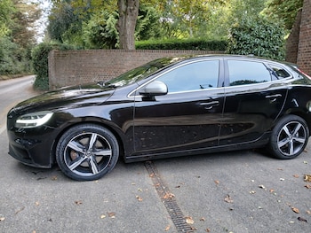 Used Volvo V40 2017 for sale - 75536798: Photo