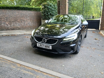 Used Volvo V40 2017 for sale - 75536798: Photo