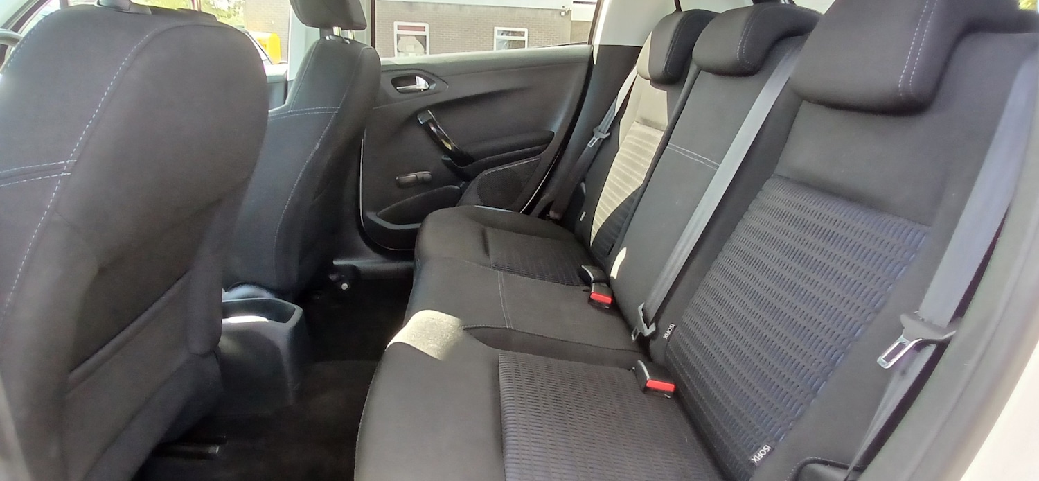 Used Peugeot 208 2014 for sale - 78106031: Photo 15