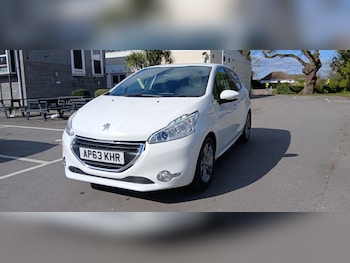 Used Peugeot 208 2014 for sale - 78106031: Photo