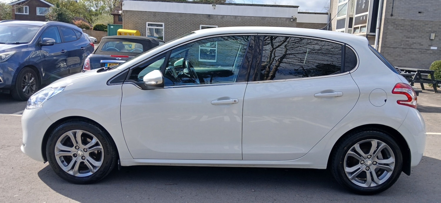 Used Peugeot 208 2014 for sale - 78106031: Photo 5