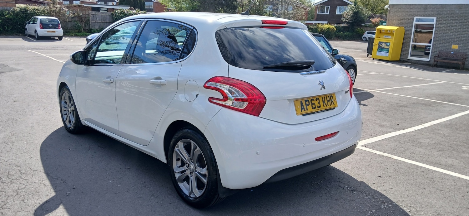 Used Peugeot 208 2014 for sale - 78106031: Photo 6