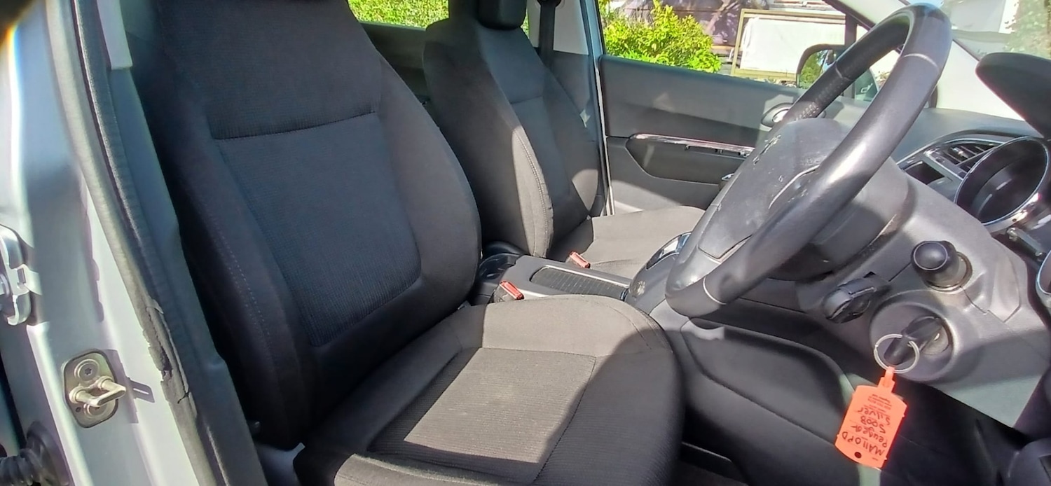 Used Peugeot 5008 2011 for sale - 77663766: Photo 11