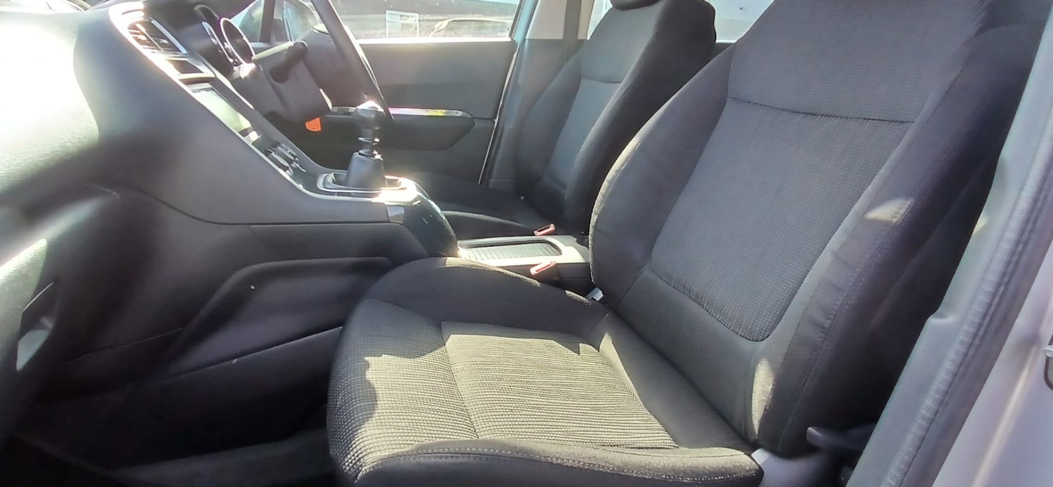 Used Peugeot 5008 2011 for sale - 77663766: Photo 12