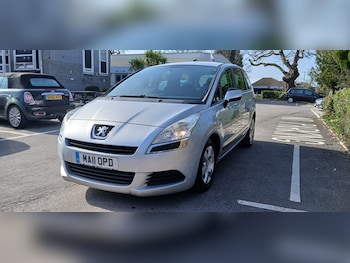 Used Peugeot 5008 2011 for sale - 77663766: Photo