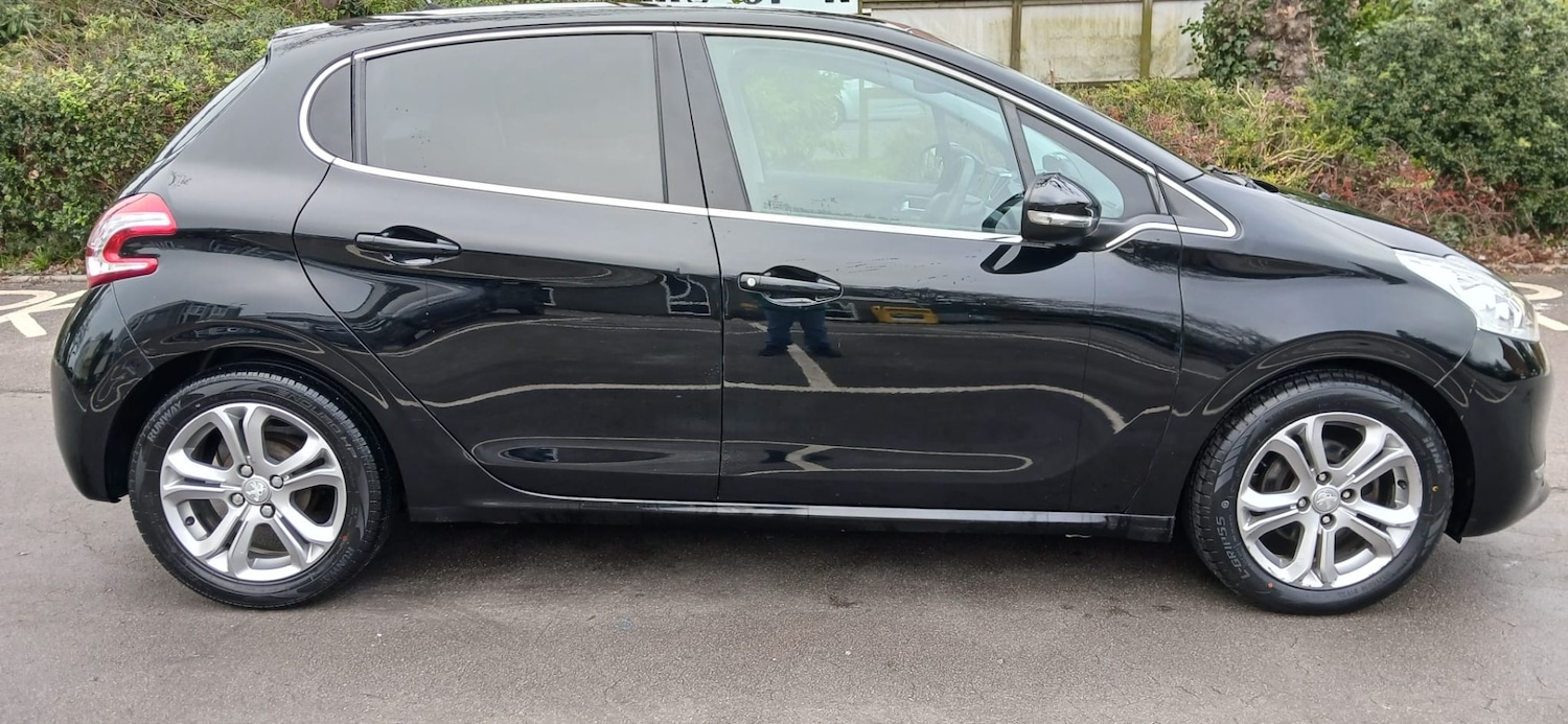 Used Peugeot 208 2014 for sale - 77661972: Photo 8