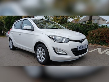 Used Hyundai i20 2014 for sale - 76402039: Photo