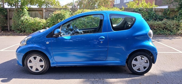 Used Toyota AYGO 2009 for sale - 75945933: Photo 2