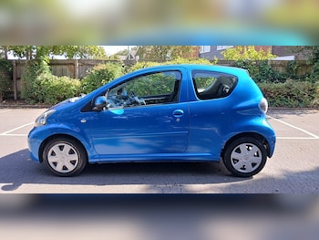 Used Toyota AYGO 2009 for sale - 75945933: Photo 2