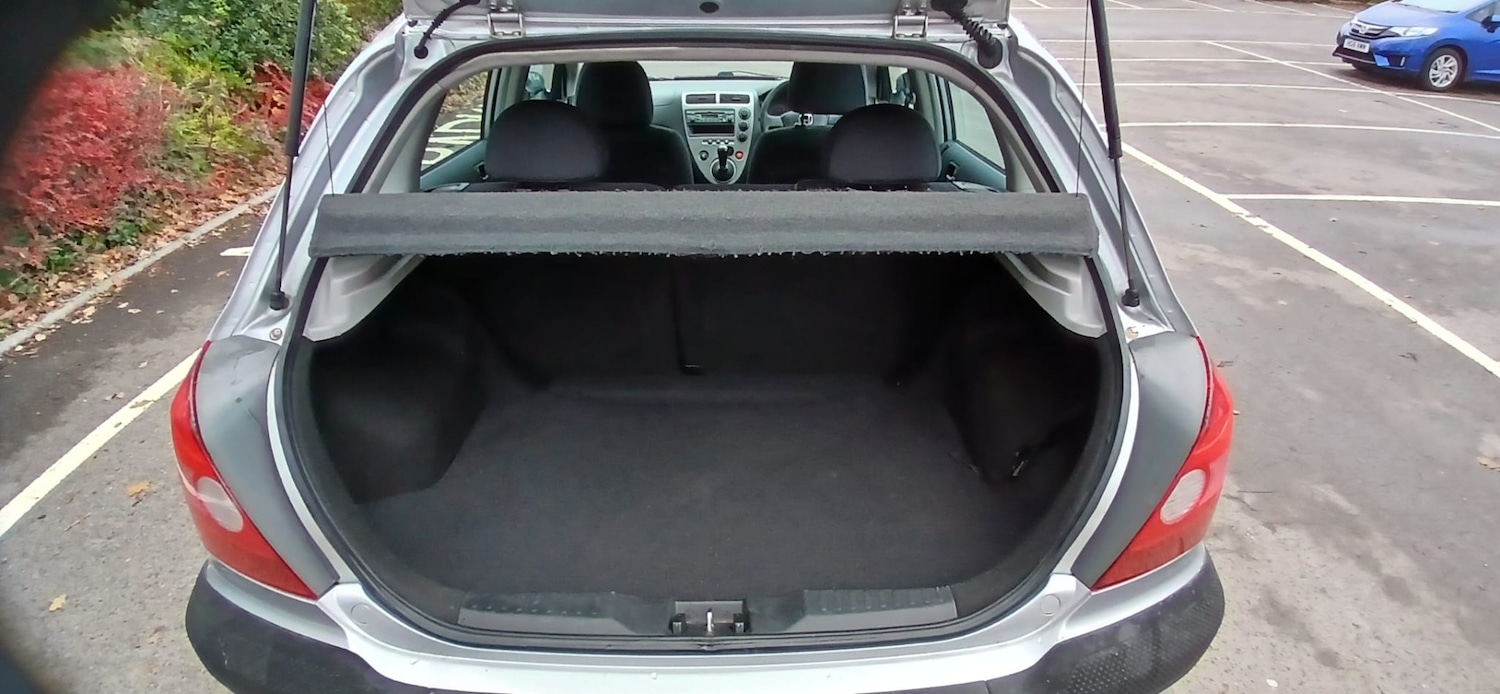 Used Honda Civic 2002 for sale - 76845915: Photo 12