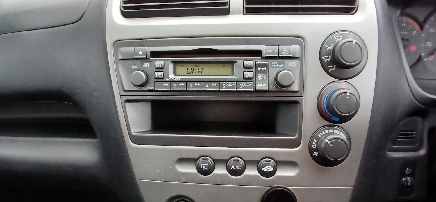 Used Honda Civic 2002 for sale - 76845915: Photo 13